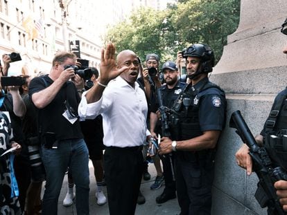 El candidato demócrata a la alcaldía de Nueva York, Eric Adams, el 7 de julio de 2021 durante un homenaje a los trabajadores esenciales en Manhattan.
