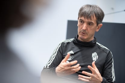 Pacheta, entrenador del Valladolid, está una semana en el estadio José Zorrila.