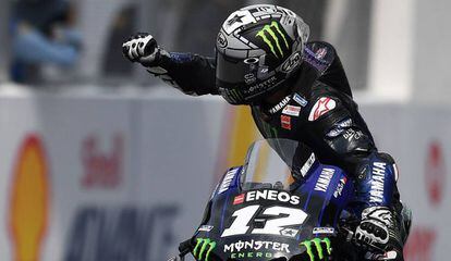 Maverick Viñales celebra su victoria en Sepang.