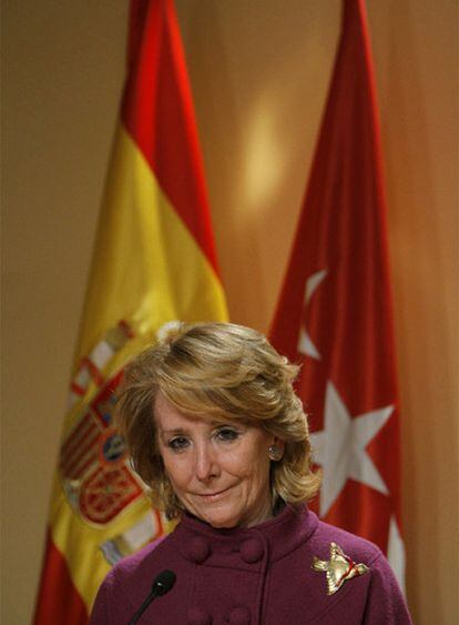Esperanza Aguirre, ayer cuando anunció los ceses.