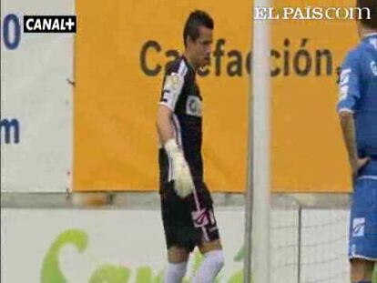 El Rayo mantiene el liderato ante las protestas del público contra los propietarios del club por la situación económica. <strong><a href="http://www.elpais.com/buscar/liga-adelante/videos">Vídeos de la Liga Adelante</a></strong>