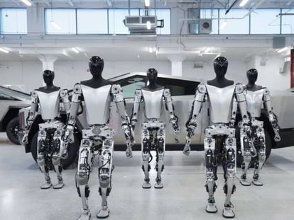El robot humanoide de Tesla podría cumplir una curiosa función: vender coches
