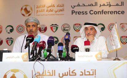 Jassim al-Shukali y Jassim al-Rumaihi, vicepresidente y secretario general de la Copa del Golfo.