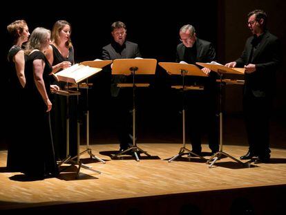 Les Arts Florissants en un momento del concierto. El tenor y director Paul Agnew es el segundo por la derecha.