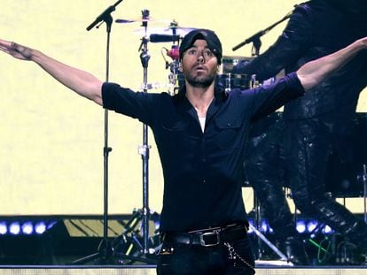 El cantante madrileño Enrique Iglesias, en un momento del concierto.