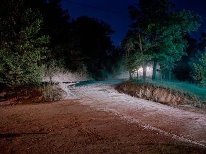 Una de las imágenes del fotolibro 'Devil's Promenade', de Antone Dolezal y Lara Shipley.