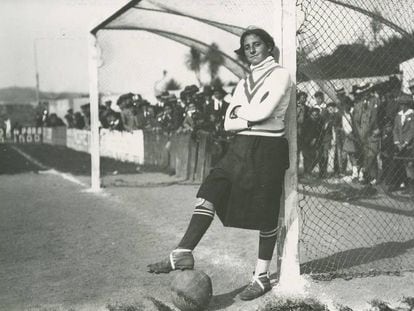 Irene González Basante, capitana y portera del Irene FC, pionera de la participación de la mujer en el fútbol. La primera en jugar entre hombres.