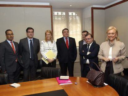 Reunión de los representantes de todos los partidos asturianos hoy en Oviedo antes del Pleno de la Junta General del Principado.