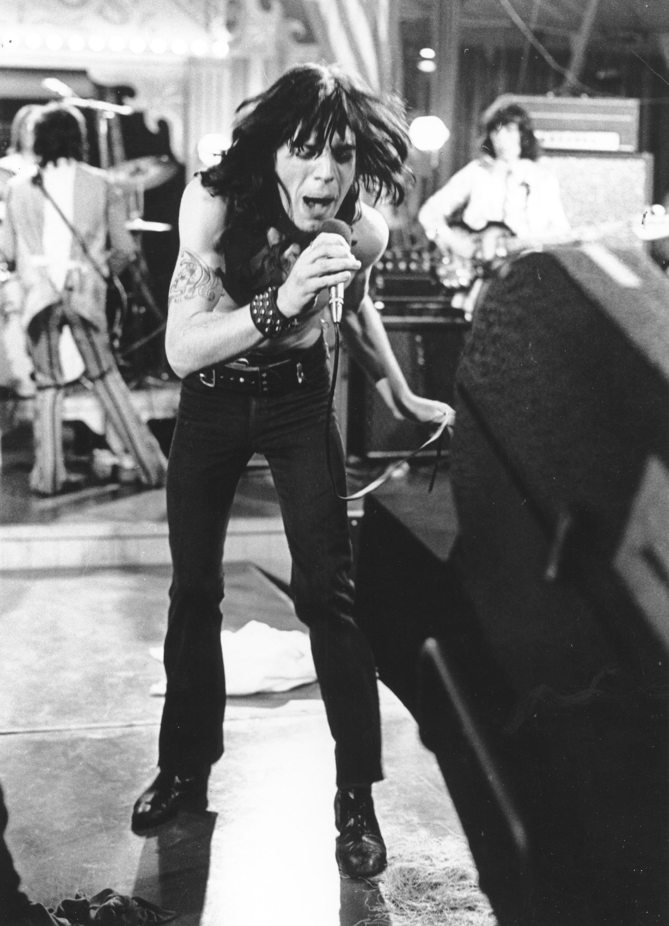Diciembre de 1968. Los Rolling Stones interpretan 'Sympathy for the Devil' para el especial de televisión 'Rock and Roll Circus'. 