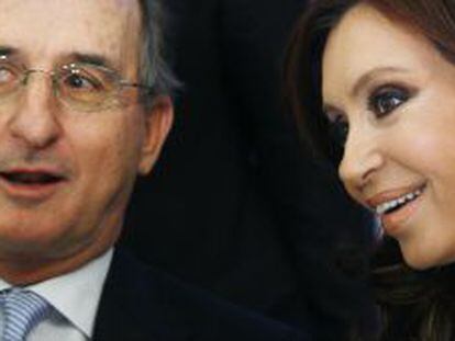 El presidente de Repsol, Antonio Brufau, con la presidenta argentina, Cristina Fern&aacute;ndez de Kirchner, en una imagen de 2007.