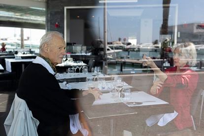 Louis Bériot et son épouse Domi lors de son dernier voyage au Portugal, avant que le journaliste et écrivain n'ait recours au suicide assisté à Bâle (Suisse).  Il souffrait d'un cancer du pancréas.