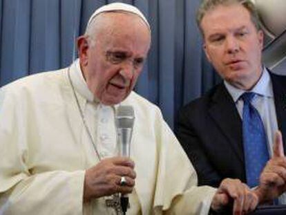 El Papa Francisco y Greg Burke, el nuevo fichaje del IESE.