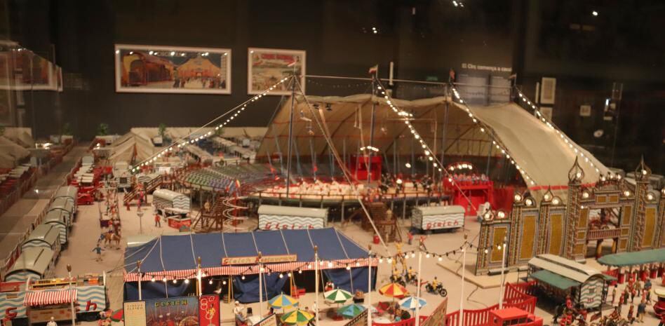 La gran maqueta de circo en Circusland.