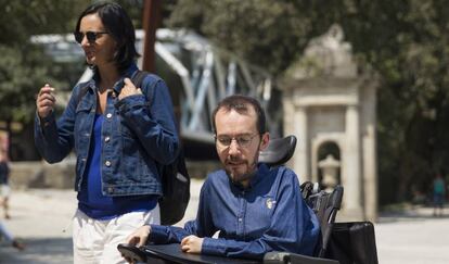 Pablo Echenique y Carolina Bescansa, en Galicia.