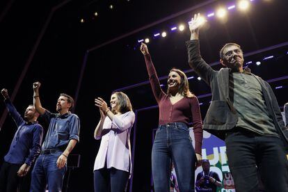 Desde la izquierda, Juliano Medeiros, Pablo Iglesias, Ione Belarra, Irene Montero y Juan Carlos Monedero, en el acto de clausura de la Universidad de Otoño de Podemos, el pasado noviembre, en Madrid.