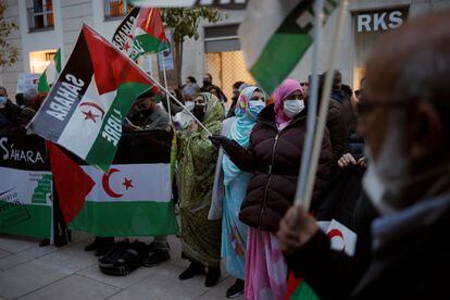 Manifestación de saharauis en Málaga el pasado martes en protesta por la decisión del Gobierno de apoyar el plan de autonomía marroquí.