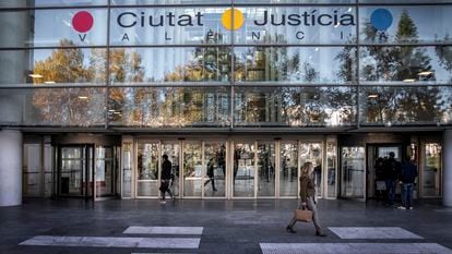 Fachada de la Ciudad de la Justicia, en València.