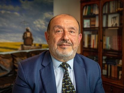 Isidro Solís, ex ministro de Justicia de Chile en su oficina de Abogados en la comuna de Providencia, en Santiago, el 30 de junio de 2022.