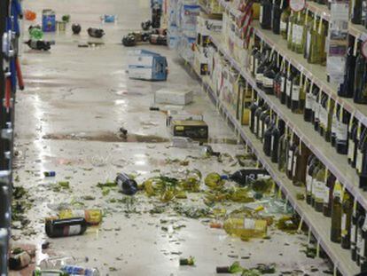 Desperfectos en un supermercado de California tras el terremoto.