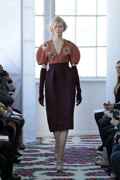 Un modelo de Delpozo para el próximo otoño invierno.