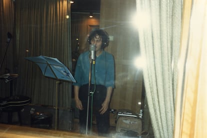 Antonio Vega ensayando en solitario.