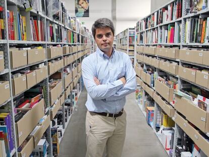 Bertrand Renault, jefe de cadena de producto de Fnac en Espa&ntilde;a, en el centro log&iacute;stico de Madrid. 