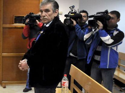 Con corbata y chaqueta negra, Francisco Miguel Montes Neiro el d&iacute;a que el Tribunal Supremo examinaba su causa en abril de 2011.