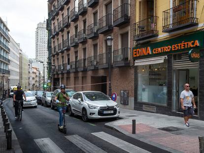 Vista de la calle de Leganitos, en Madrid, este lunes.