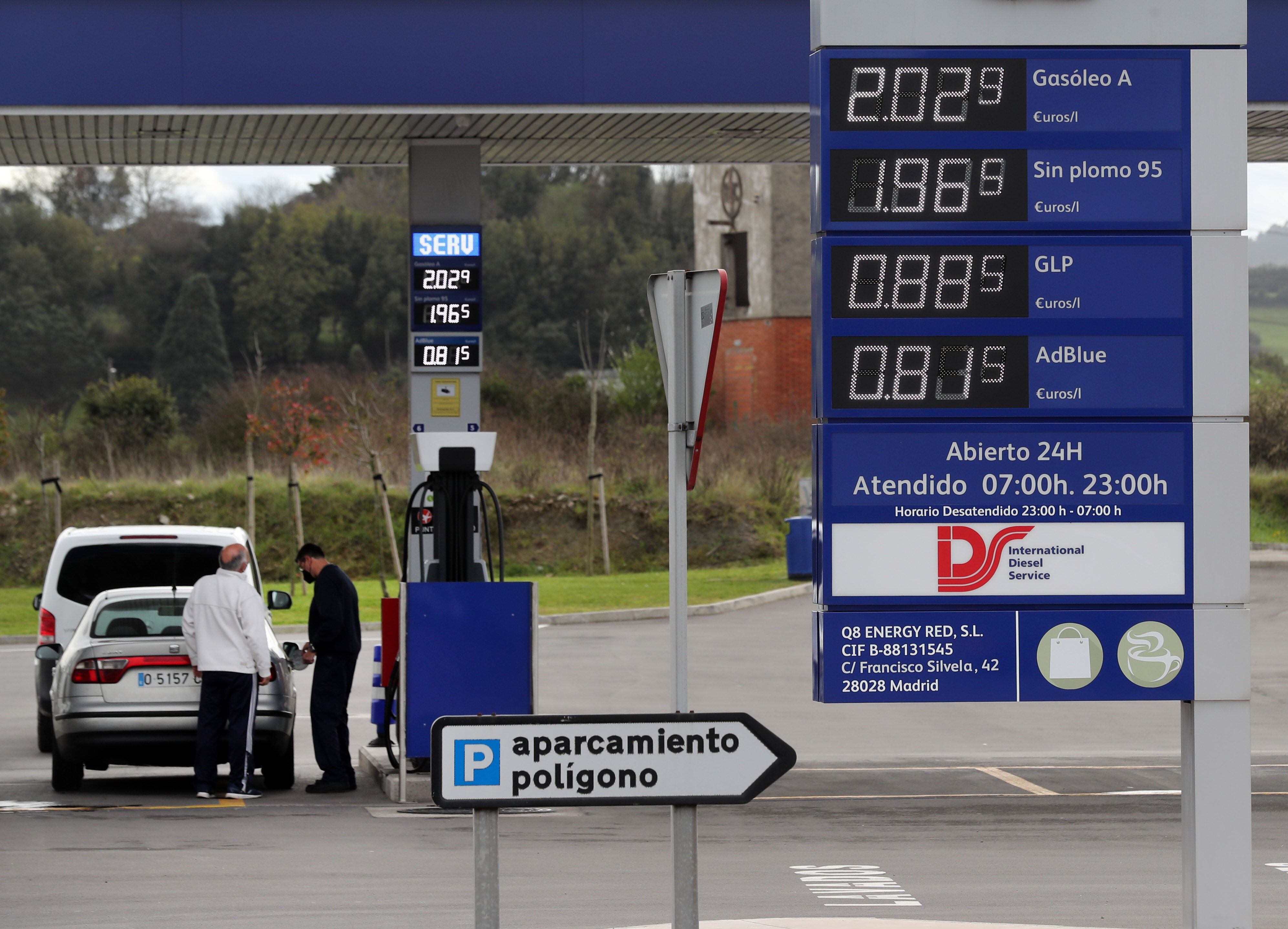 Precios de una gasolinera en Gijón, el pasado marzo.