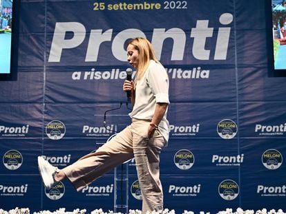 La líder de Hermanos de Italia, Giorgia Meloni, participa en un acto electoral en Génova, el miércoles.