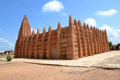 View of the Great Kong Mosque, one of the eight declared World Heritage Sites last July by UNESCO.