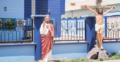 La entrada de la residencia de Obinim, en Accra.