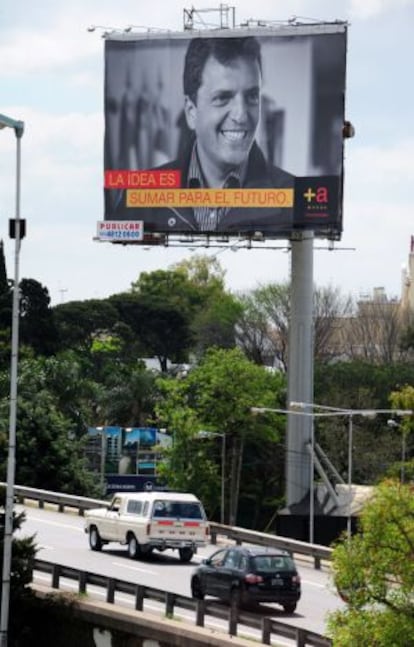 Cartel electoral de Sergio Massa, en la periferia de Buenos Aires.