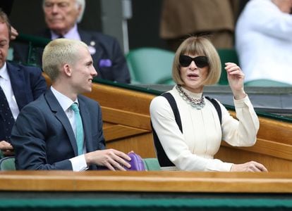 Anna Wintour, editora de Vogue y un icono en el mundo de la moda.