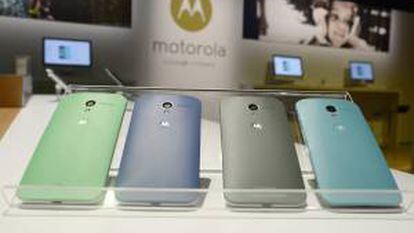 Imagen de celulares de la empresa Motorola Mobility. EFE/Archivo