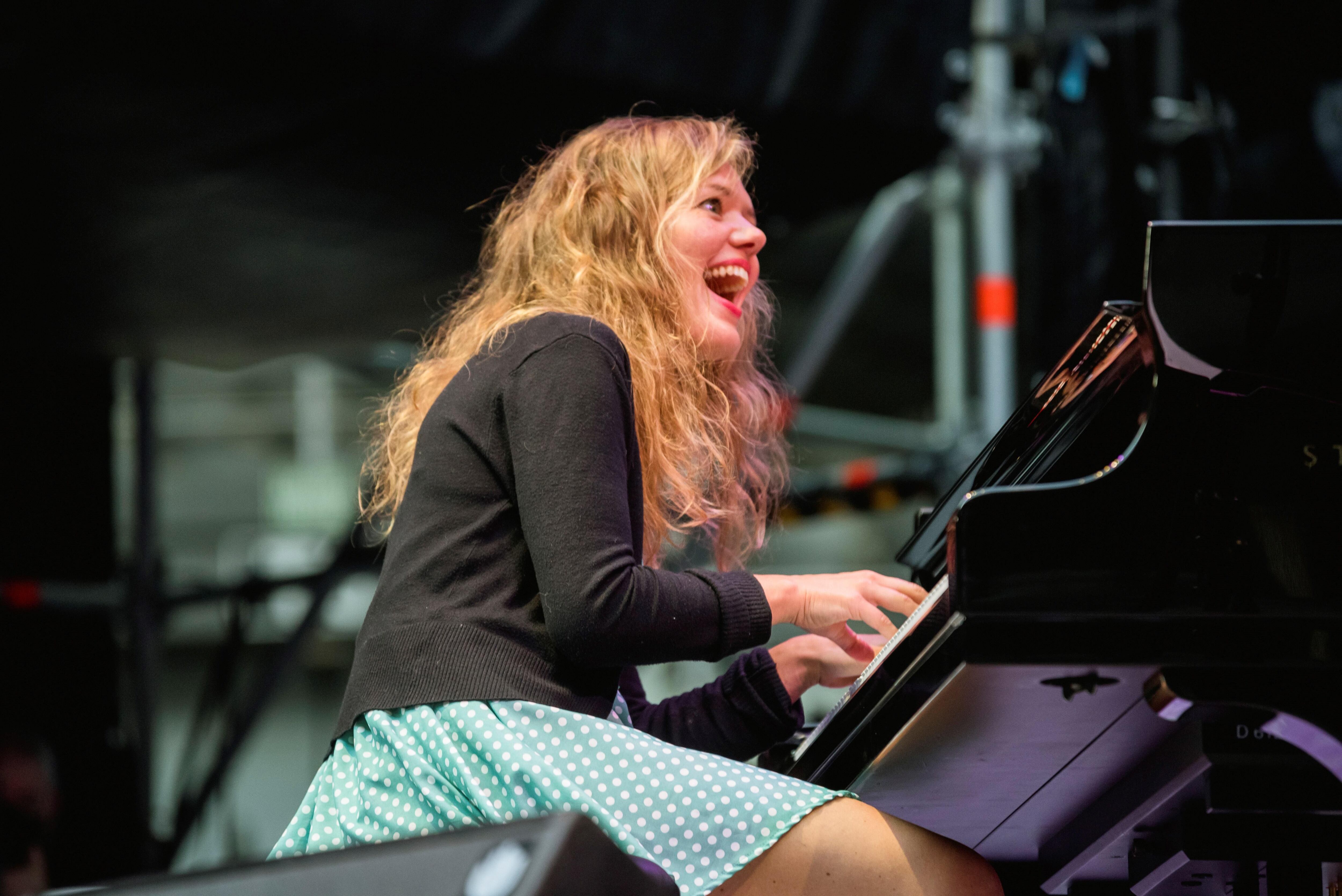 La pianista y compositora danesa Kathrine Windfeld, el viernes en el escenario del Iradier, en Vitoria.