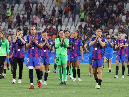 Las jugadoras del FC Barcelona tras perder por 1-3 ante el Olympique Lyon, en la final de la Liga de Campeones femenina disputada este sábado en Turín.