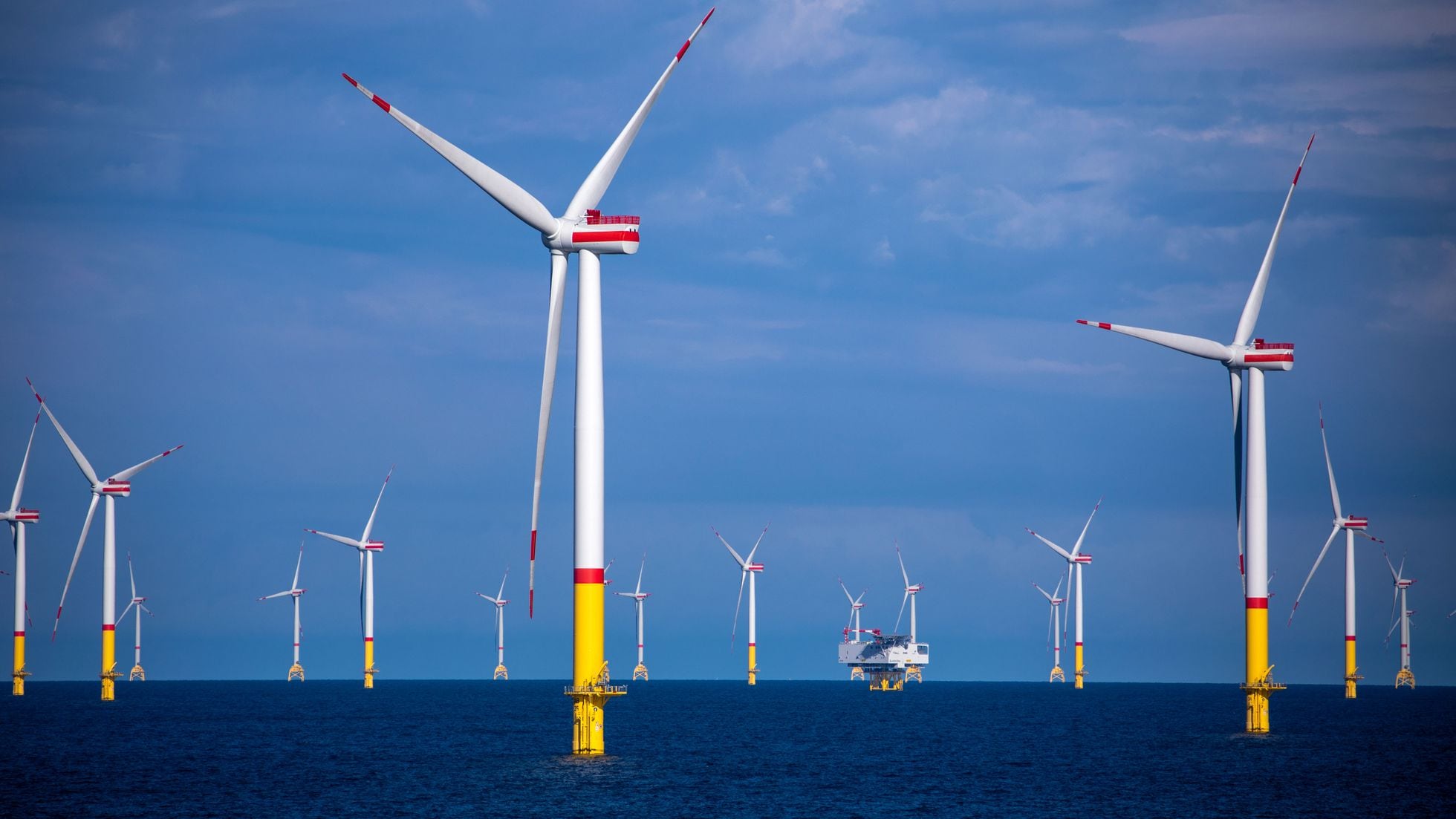 Molino de viento energía renovable eólica on shore – Canal del Área de  Tecnología Educativa