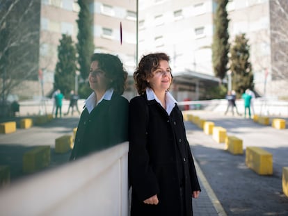 Victoria Moreno, auxiliar de enfermería en el hospital Gregorio Marañón, ha visto como sus síntomas de covid persistente remitían tras vacunarse.