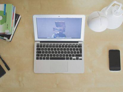 En la imagen, un modelo del ordenador portátil Apple MacBook Air, uno de los artículos en oferta de esta semana.