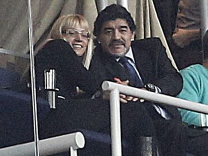 Maradona, con Roc&iacute;o Oliva