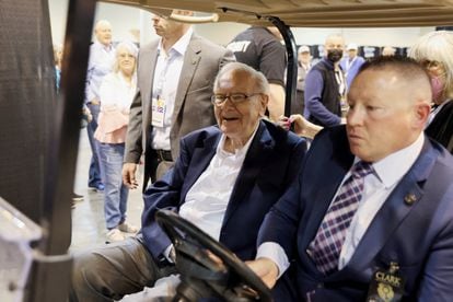 El presidente de Berkshire Hathaway, Warren Buffett, este viernes en Omaha (Nebraska).