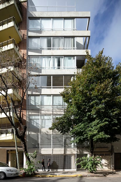 Vista general del edificio de viviendas en el barrio Caballito de Buenos Aires.