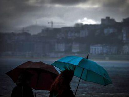 Meteorología alerta de un cambio drástico del tiempo a partir del miércoles, con una caída de hasta 10 grados en las temperaturas, lluvias generalizadas y nieve en cotas bajas