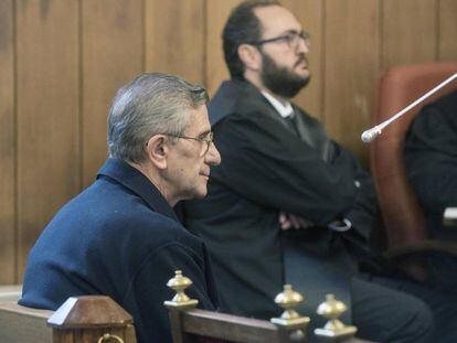 El padre Rom&aacute;n, este lunes durante el juicio.
