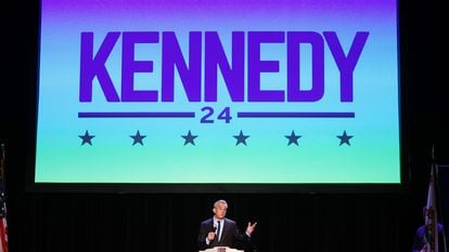Robert F. Kennedy durante un discurso en el teatro Wilshire Ebell, en Los Angeles, California, en septiembre de 2023.
