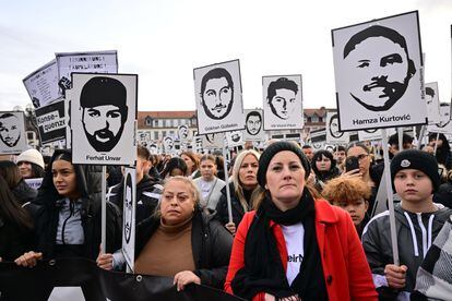 Janine Wissler, del partido Die Linke (La Izquierda), durante la conmemoración de las nueve víctimas el tiroteo masivo de Hanau, Alemania. 