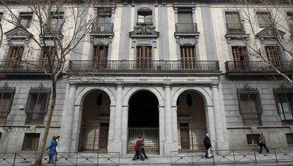 Edificio situado en el n&uacute;mero 20 de la calle Alberto Aguilera del distrito madrile&ntilde;o de Chamber&iacute;.