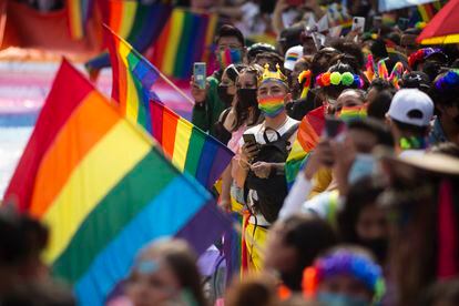 México, Ciudad de México. 25JUNIO2022. Diferentes colectivos se congregaron sobre paseo de la reforma para celebrar la marcha numero 44 del orgullo LGBT+ en la Ciudad de México.