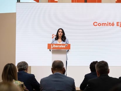 La presidenta de Ciudadanos, Inés Arrimadas, comparece ante la ejecutiva ampliada, este lunes.